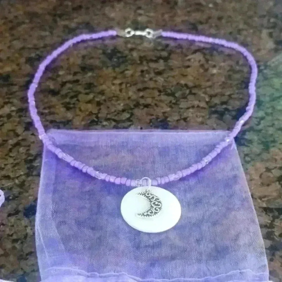 Beaded moon necklace - Picture 3 of 4